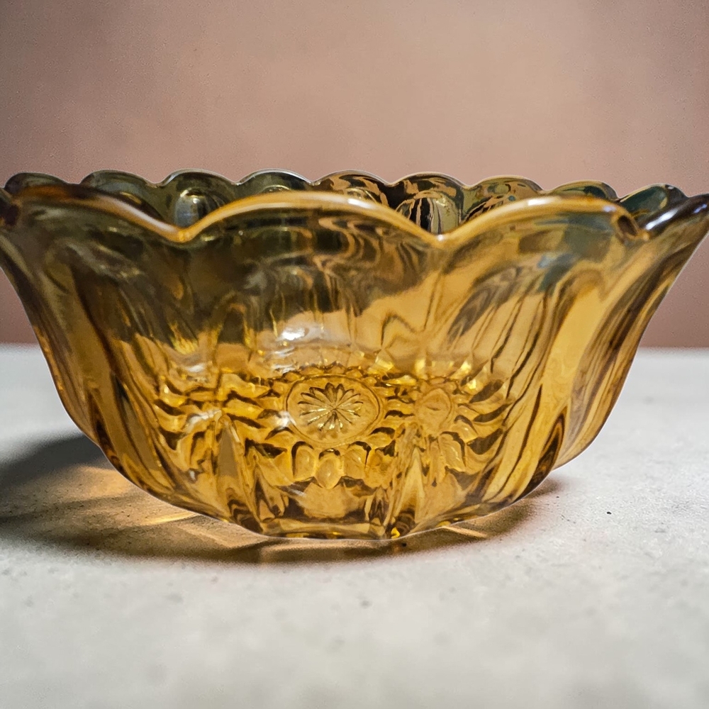 Vintage Anchor Hocking Fairfield Amber Glass Serving Bowl Sunburst Scalloped 9in